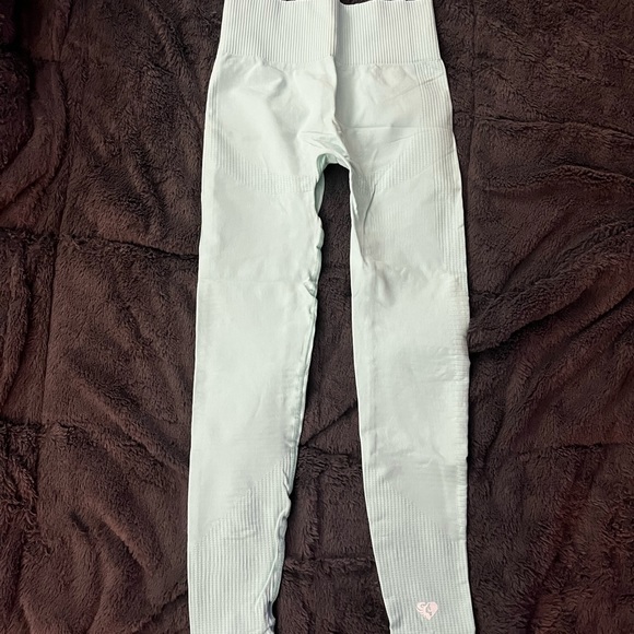 Women’s Best Seamless Leggings - Size M - Picture 6 of 6